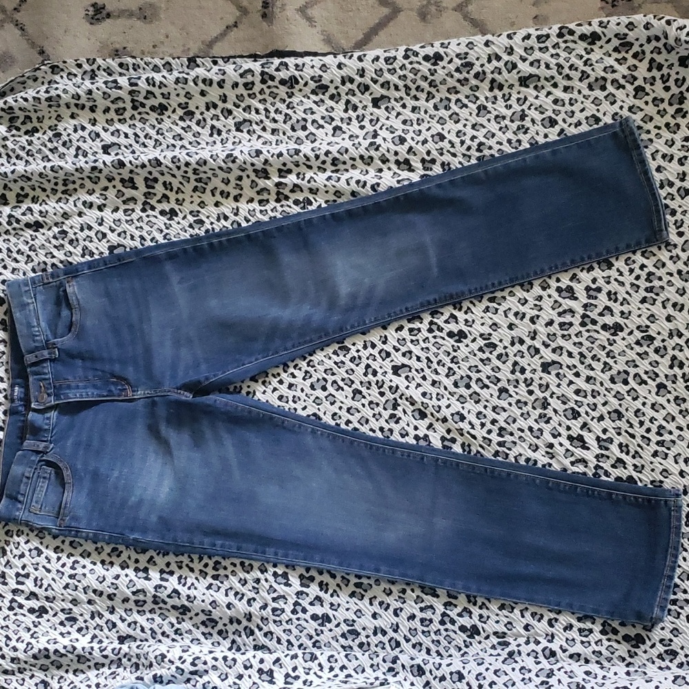 Old Navy jeans 👖 14 standard blue color.